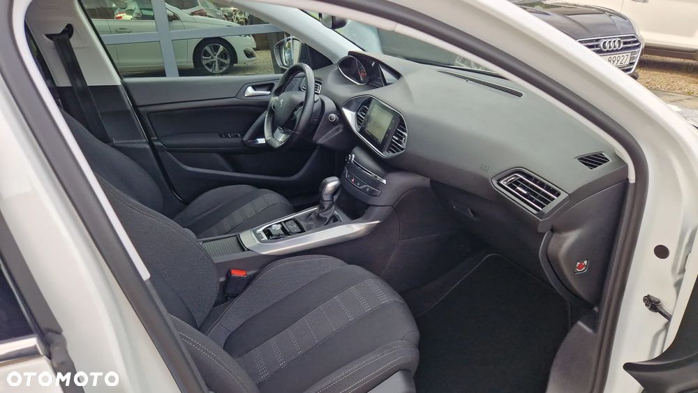 Peugeot 308 ver-1-6-bluehdi-allure-s-s-eat6 - 25