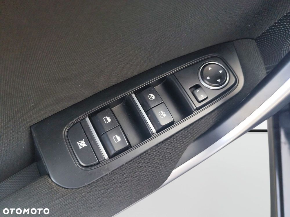 Kia Ceed - 11