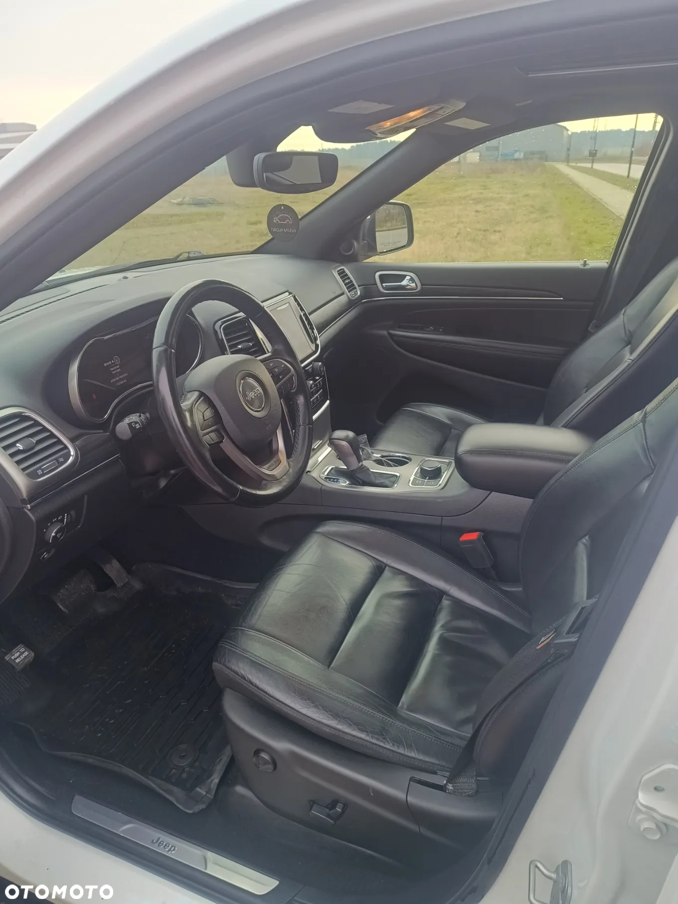 Jeep Grand Cherokee - 9