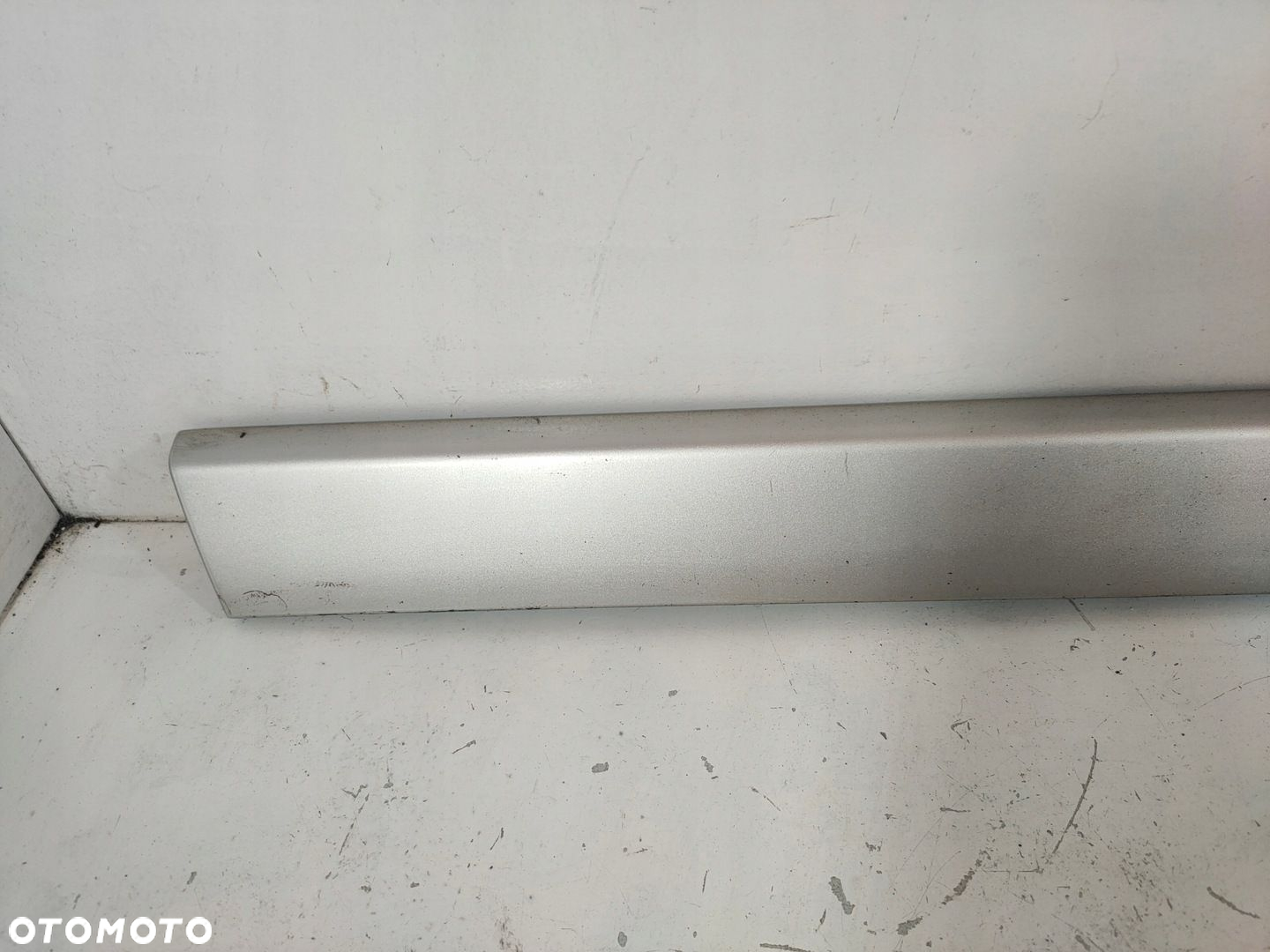 LISTWA DRZWI DOLNA skoda superb 9102 - 2