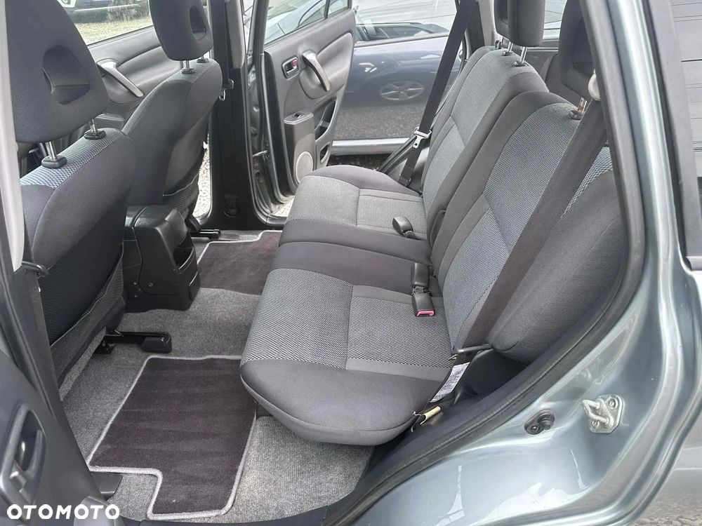 Toyota RAV4 2.0 VVT-i 4x4 - 17