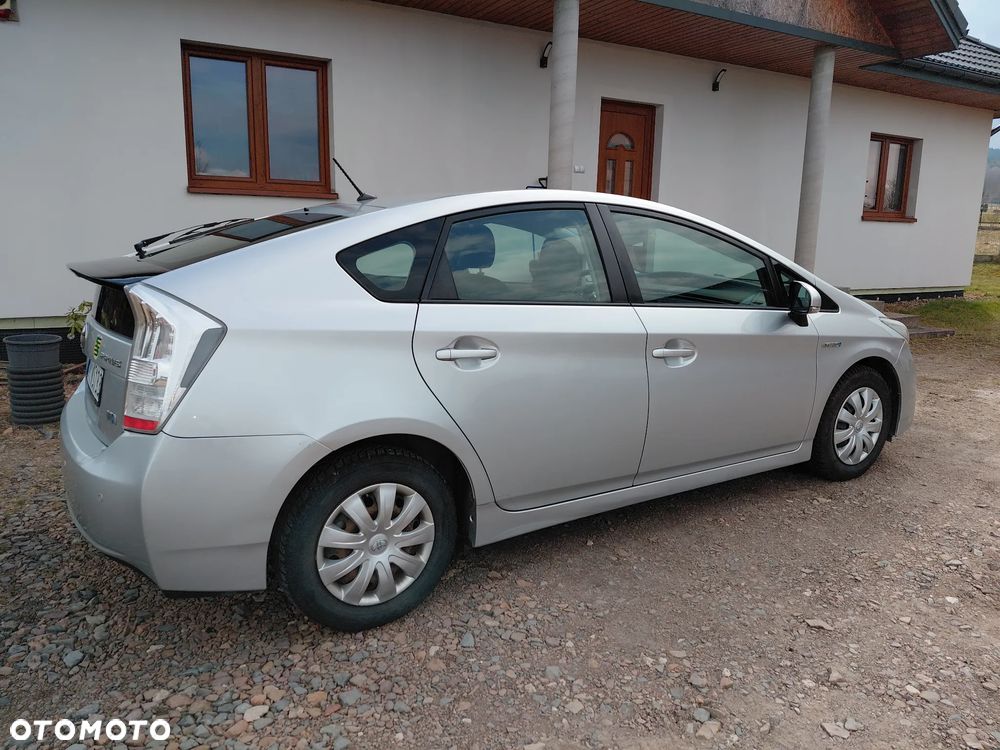 Toyota Prius 1.8 HSD Prestige - 31