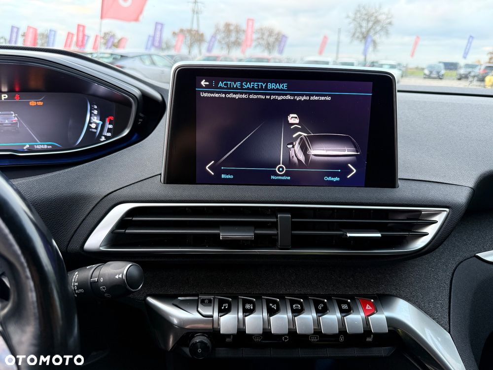 Peugeot 3008 BlueHDi 180 Stop & Start EAT8 Allure - 25