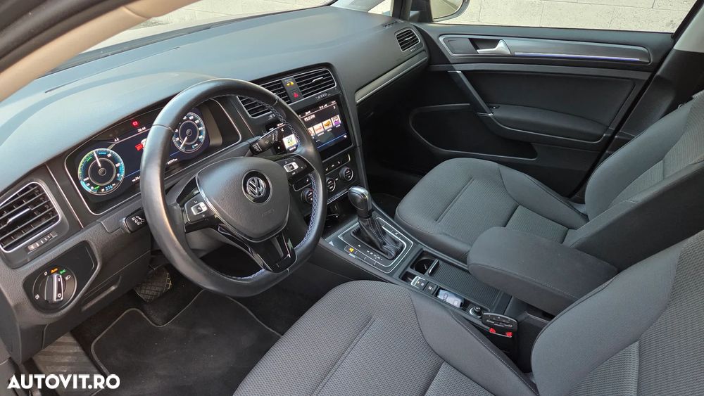 Volkswagen e-Golf - 8