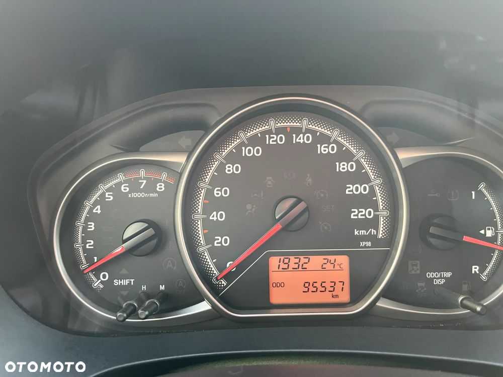 Toyota Yaris 1.33 Premium EU6 - 15