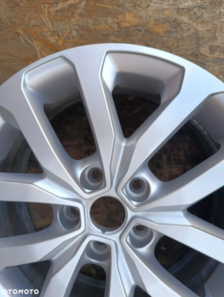 Felga aluminiowa Renault OE 403004770R 403004615R 7.0" x 17" 5x114.3 ET 40 - 5