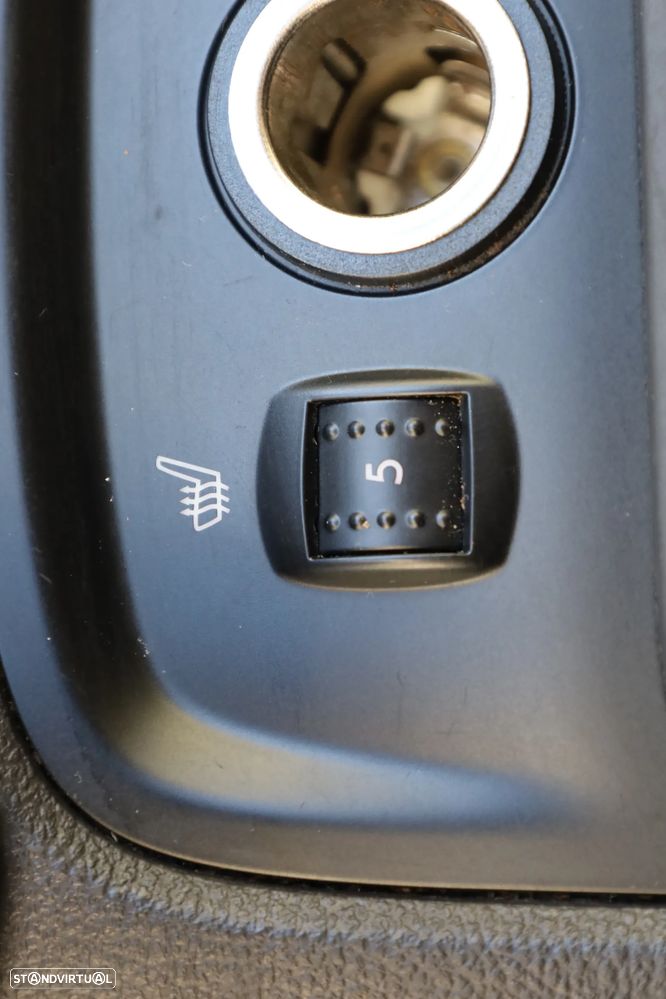 Ford Focus 1.0 EcoBoost S&S Champions Edition - 12