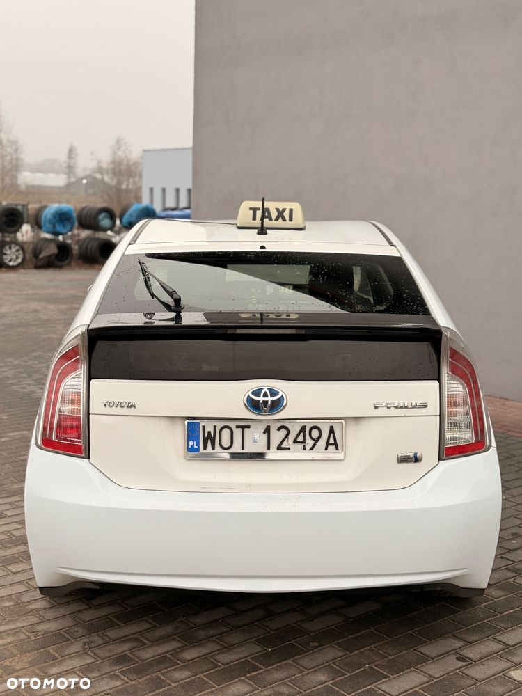 Toyota Prius (Hybrid) Comfort - 8