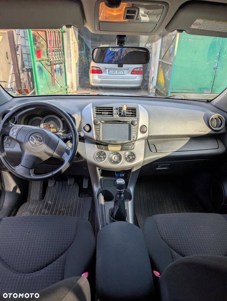 Toyota RAV4 - 9