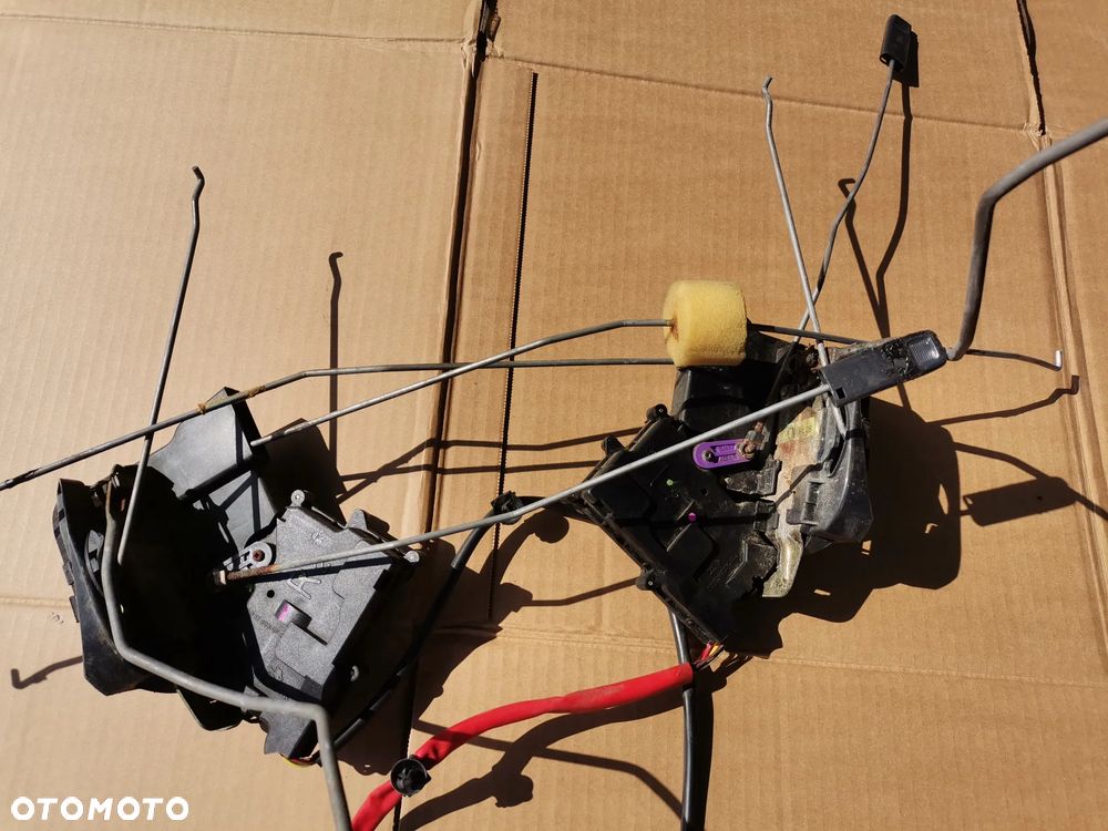 Zamek drzwi prawy lewy przod tyl MAZDA 323F BJ - 3