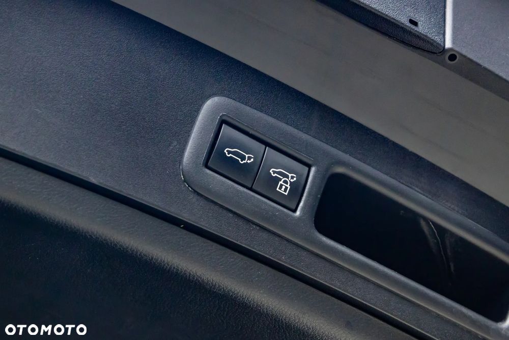 Lexus UX 250h F SPORT - 34