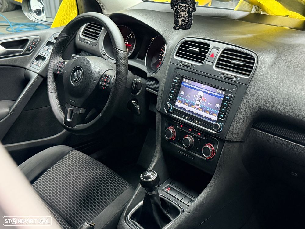 VW Golf 2.0 TDi Confortline - 12