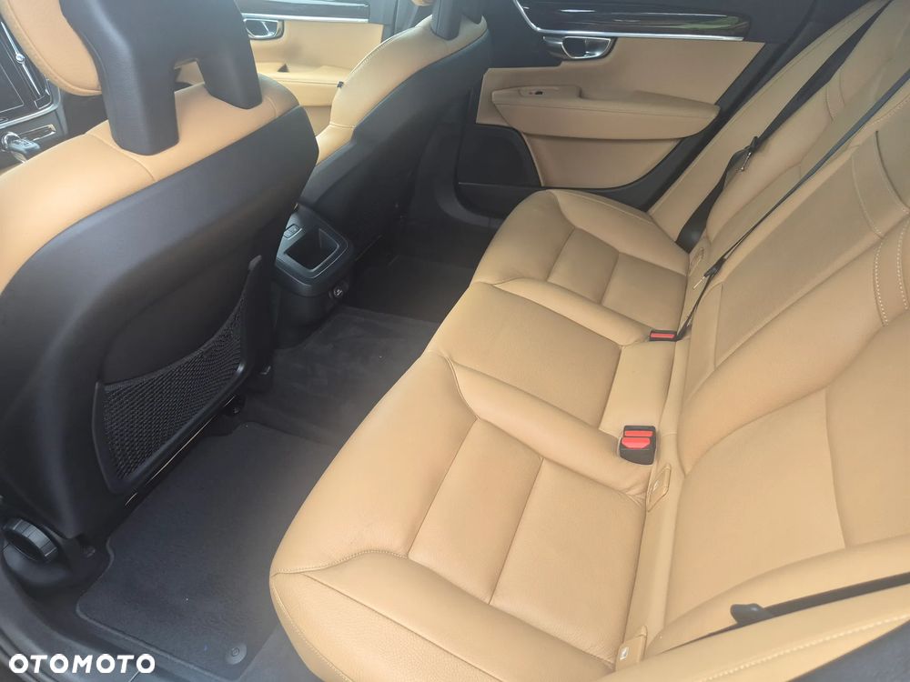 Volvo V90 - 18