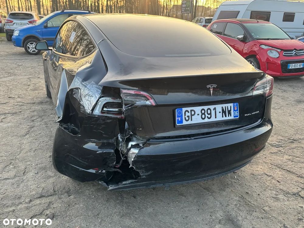 Tesla Model 3 - 10