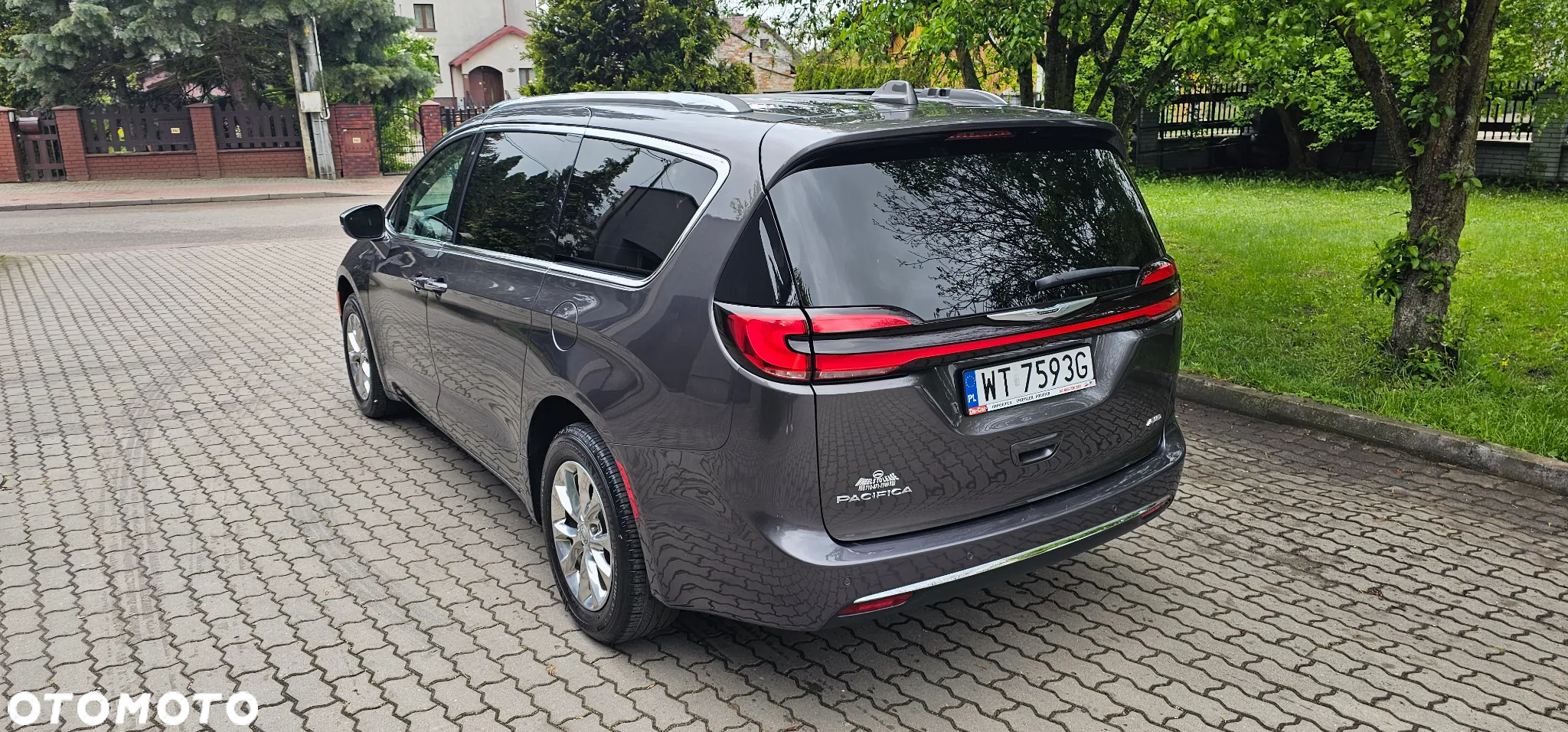Chrysler Pacifica - 5
