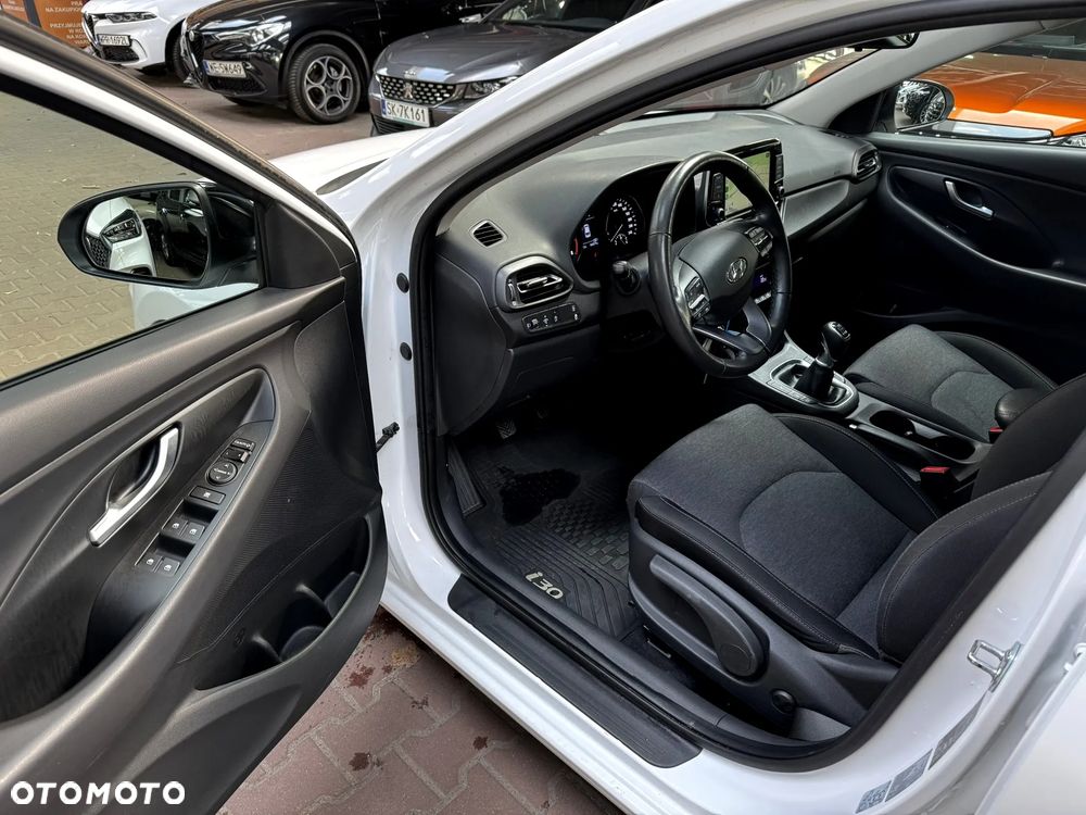Hyundai i30 1.5 T-GDI 48V Smart - 12