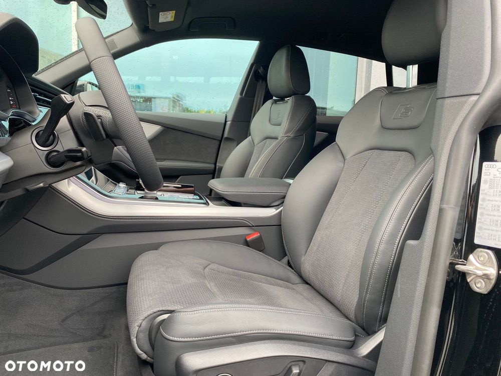 Audi Q8 - 12