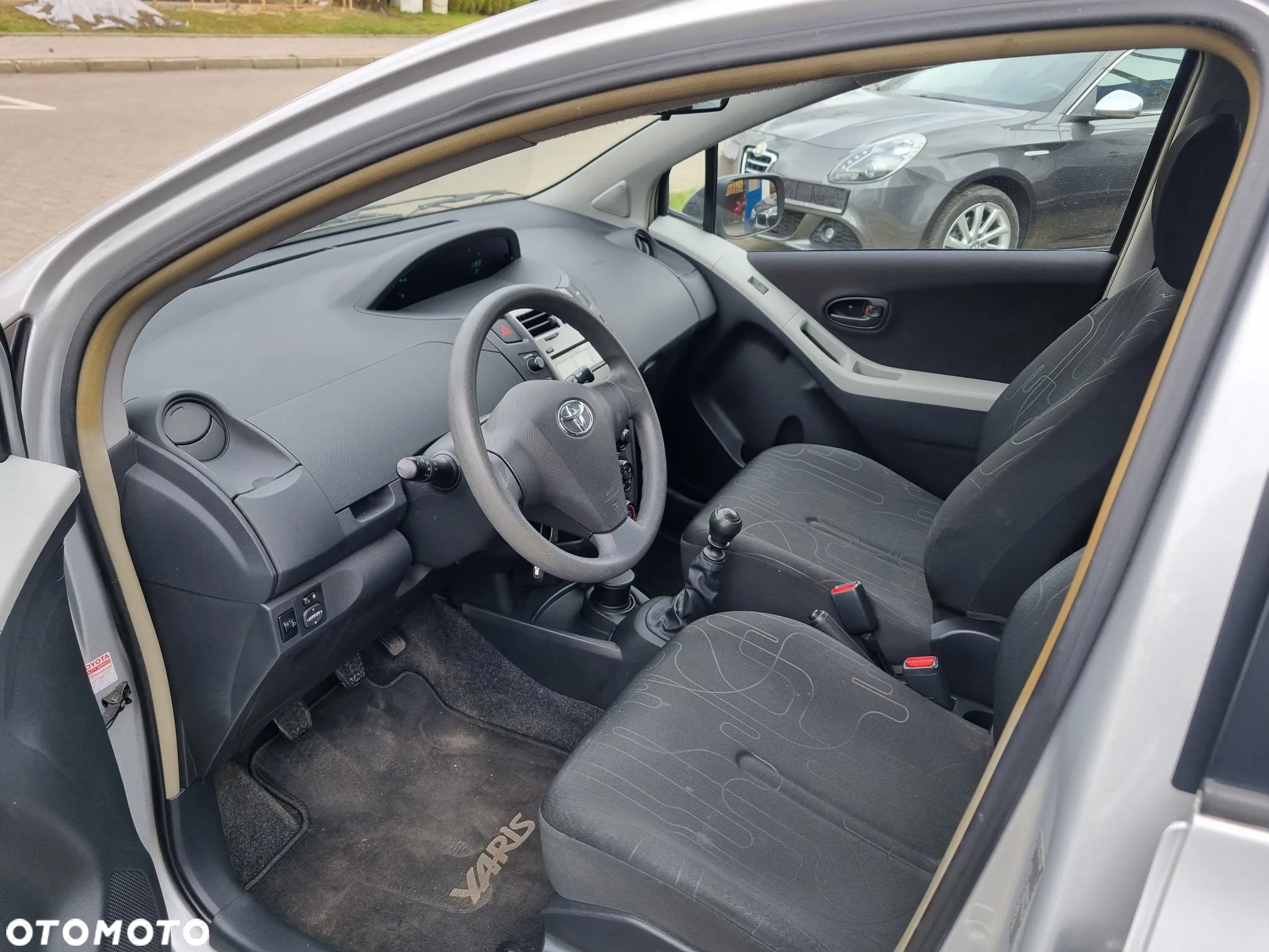 Toyota Yaris 1.33 VVT-i Cool - 9