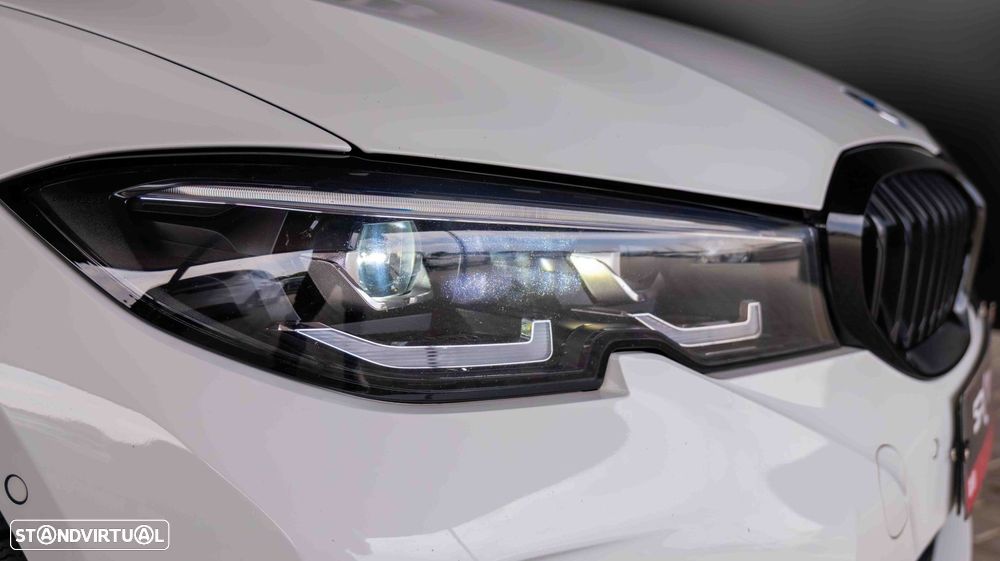 BMW 330 e Touring Pack Desportivo M Pro Auto - 4