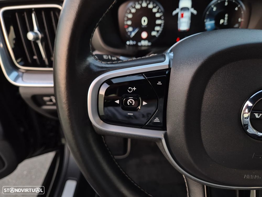 Volvo V60 2.0 B4 R-Design Geartronic - 23