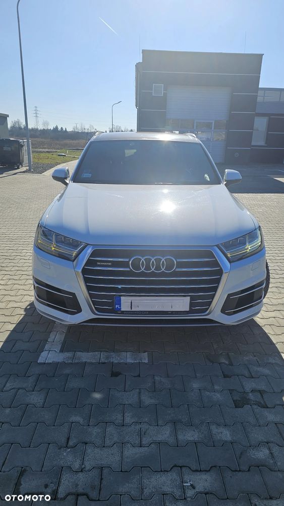 Audi Q7 - 1