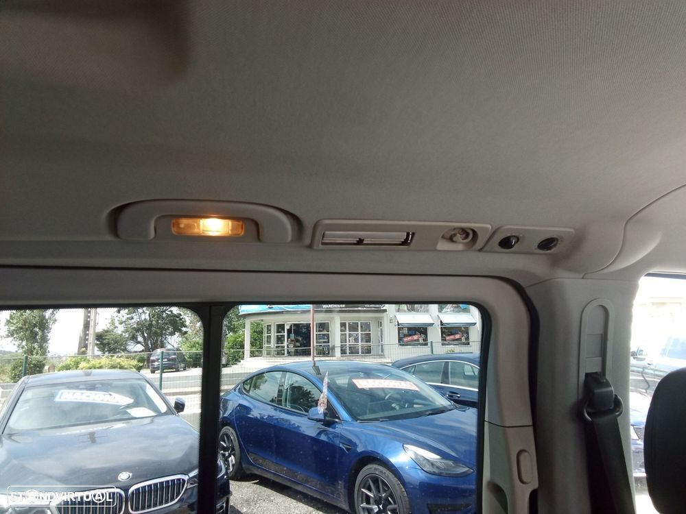 Mercedes-Benz Viano 2.2 CDi Ambiente Longo - 23