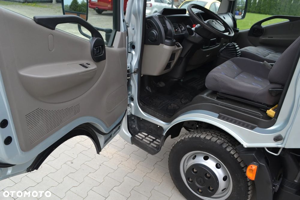 Renault Maxity - 23