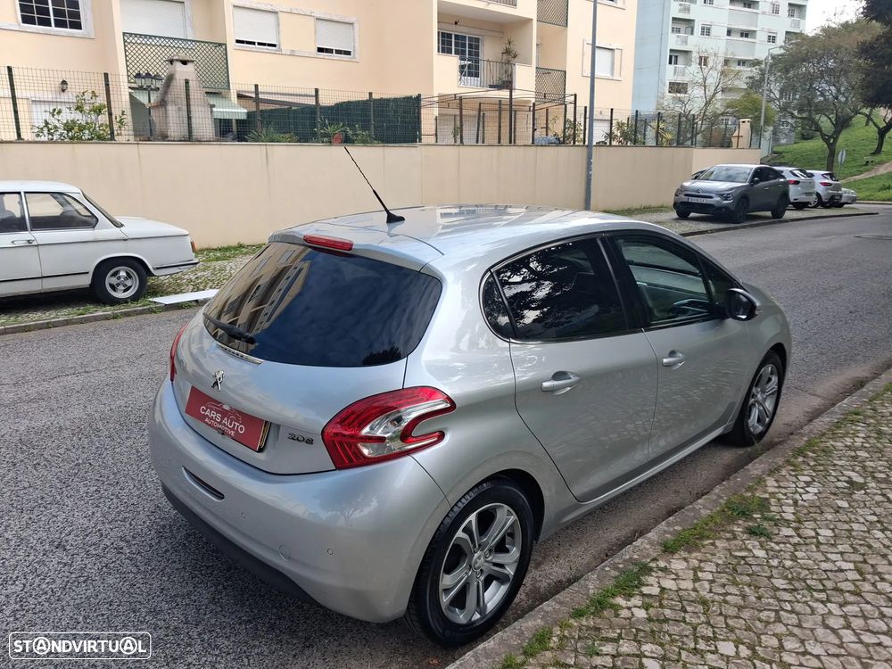 Peugeot 208 - 7