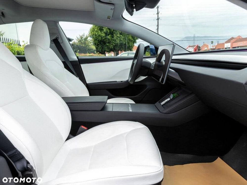 Tesla Model 3 - 14