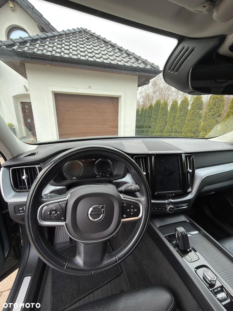 Volvo XC 60 B4 D AWD Geartronic Momentum - 12