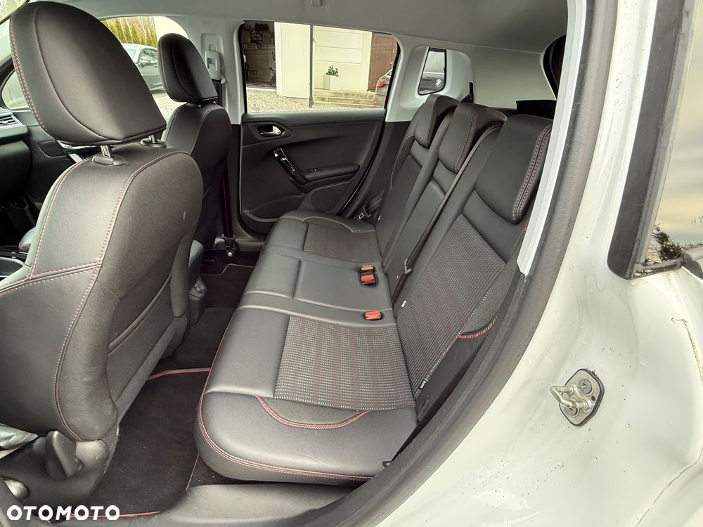 Peugeot 2008 PureTech 110 Stop&Start EAT6 GT-Line Edition - 5