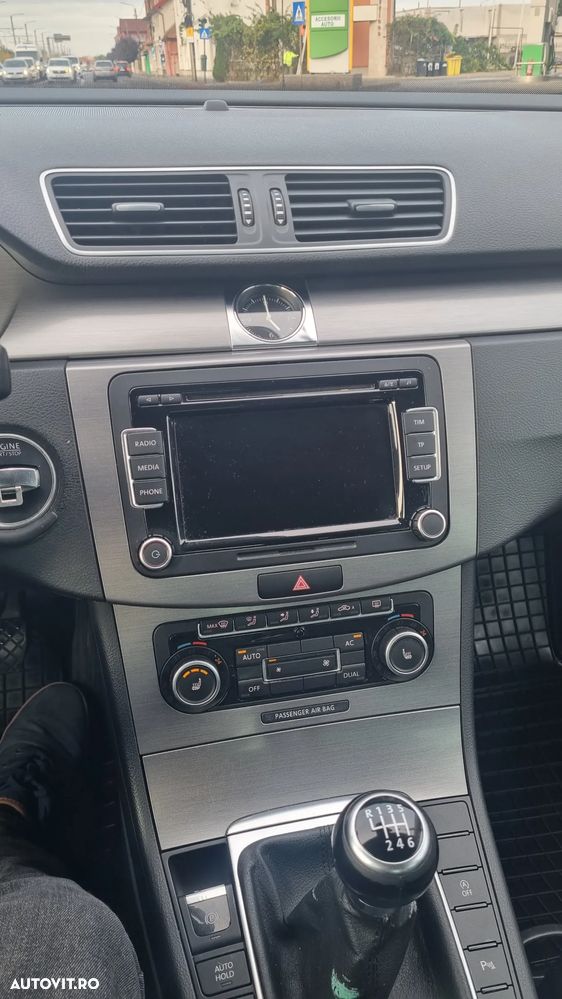 Volkswagen Passat 2.0 Blue TDI SCR Trendline - 6