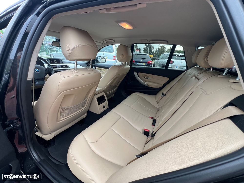 BMW 318 d Touring Auto - 12