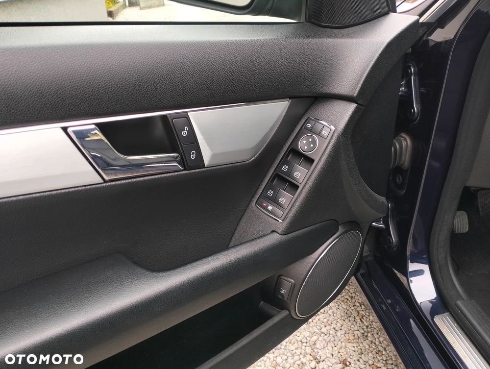 Mercedes-Benz Klasa C 200 Kompressor Avantgarde - 38