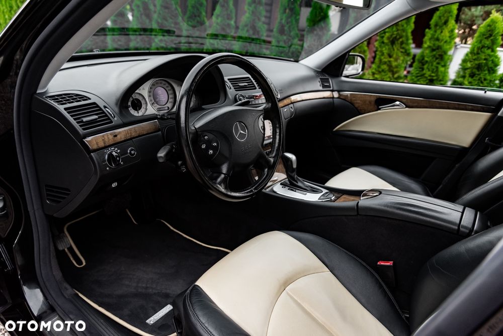 Mercedes-Benz Klasa E 320 T 4Matic Avantgarde - 17