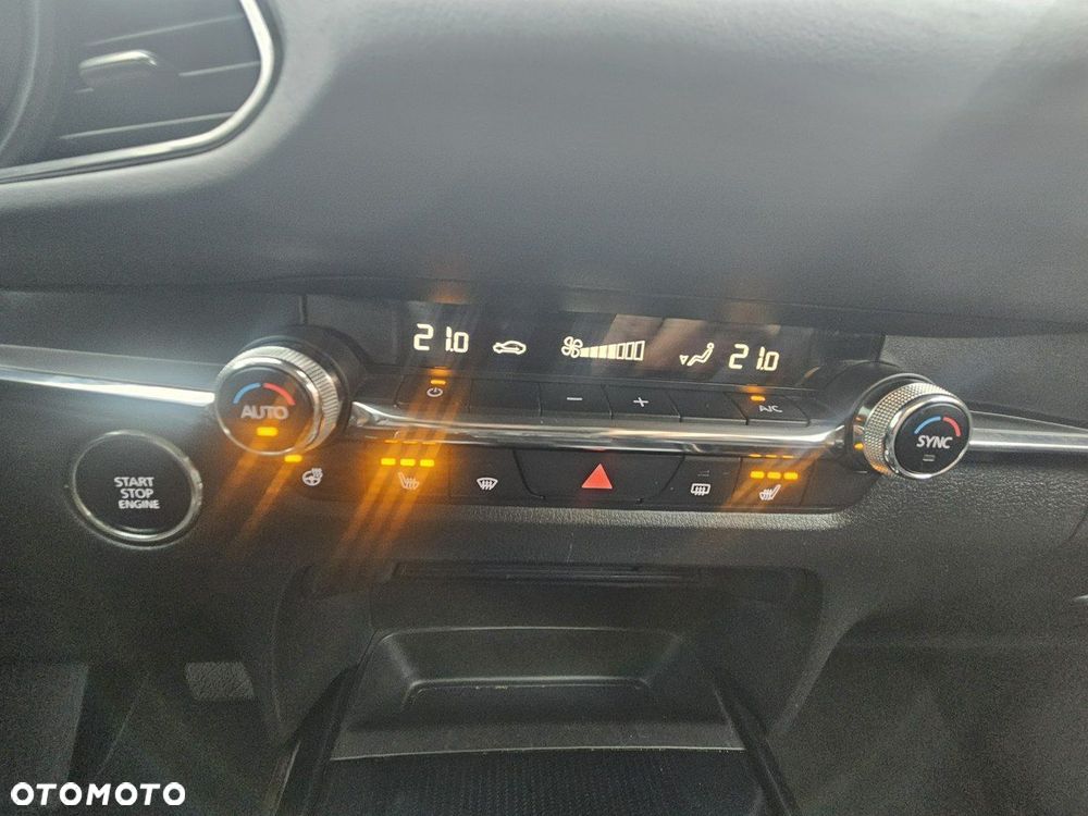 Mazda CX-30 SKYACTIV-X 2.0 M-Hybrid SELECTION - 32