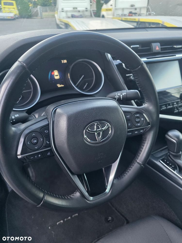 Toyota Camry - 18