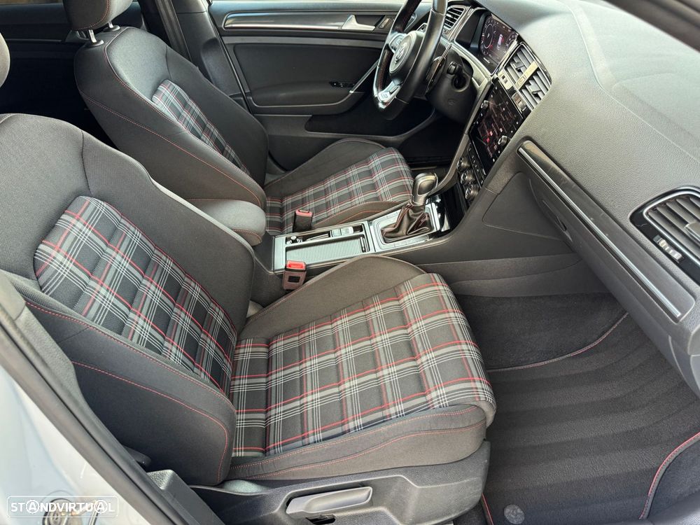 VW Golf 2.0 TSI GTI DSG Performance - 45