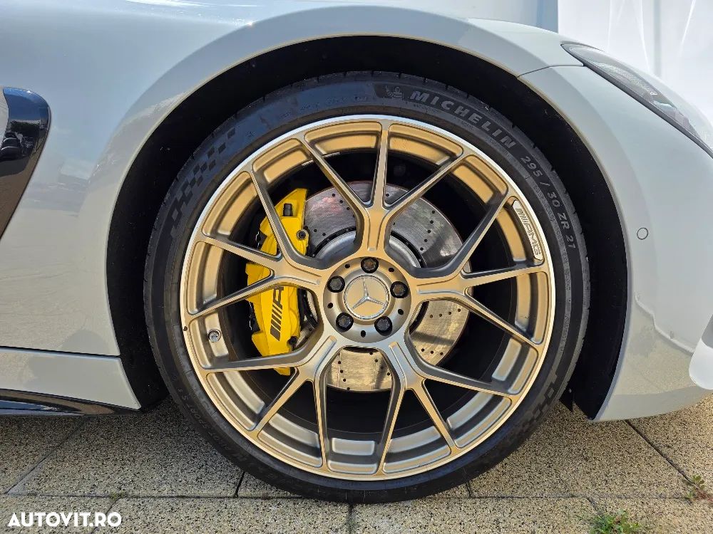 Mercedes-Benz AMG GT - 8