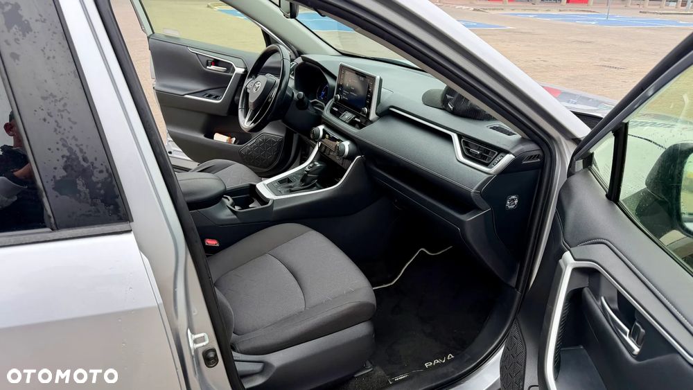 Toyota RAV4 - 8