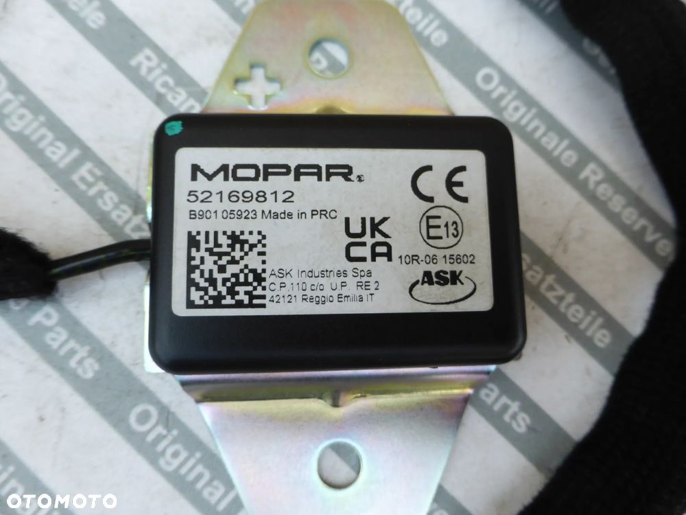 ANTENA GPS MOPAR 520342680 - 2