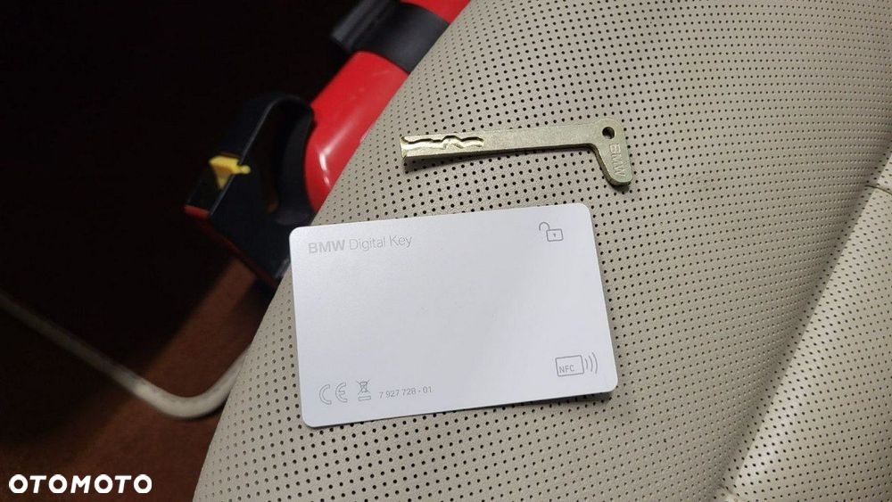 BMW Seria 8 840d xDrive mHEV - 31