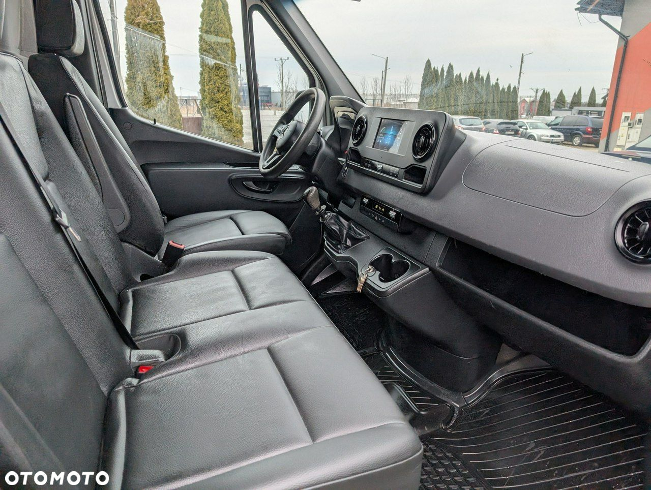 Mercedes-Benz Sprinter - 13