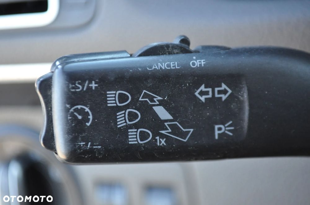 Volkswagen Touran 2.0 TDI DPF Comfortline - 16