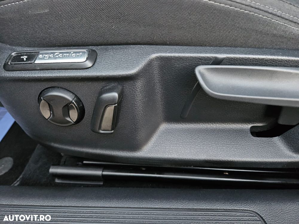 Volkswagen Passat - 13