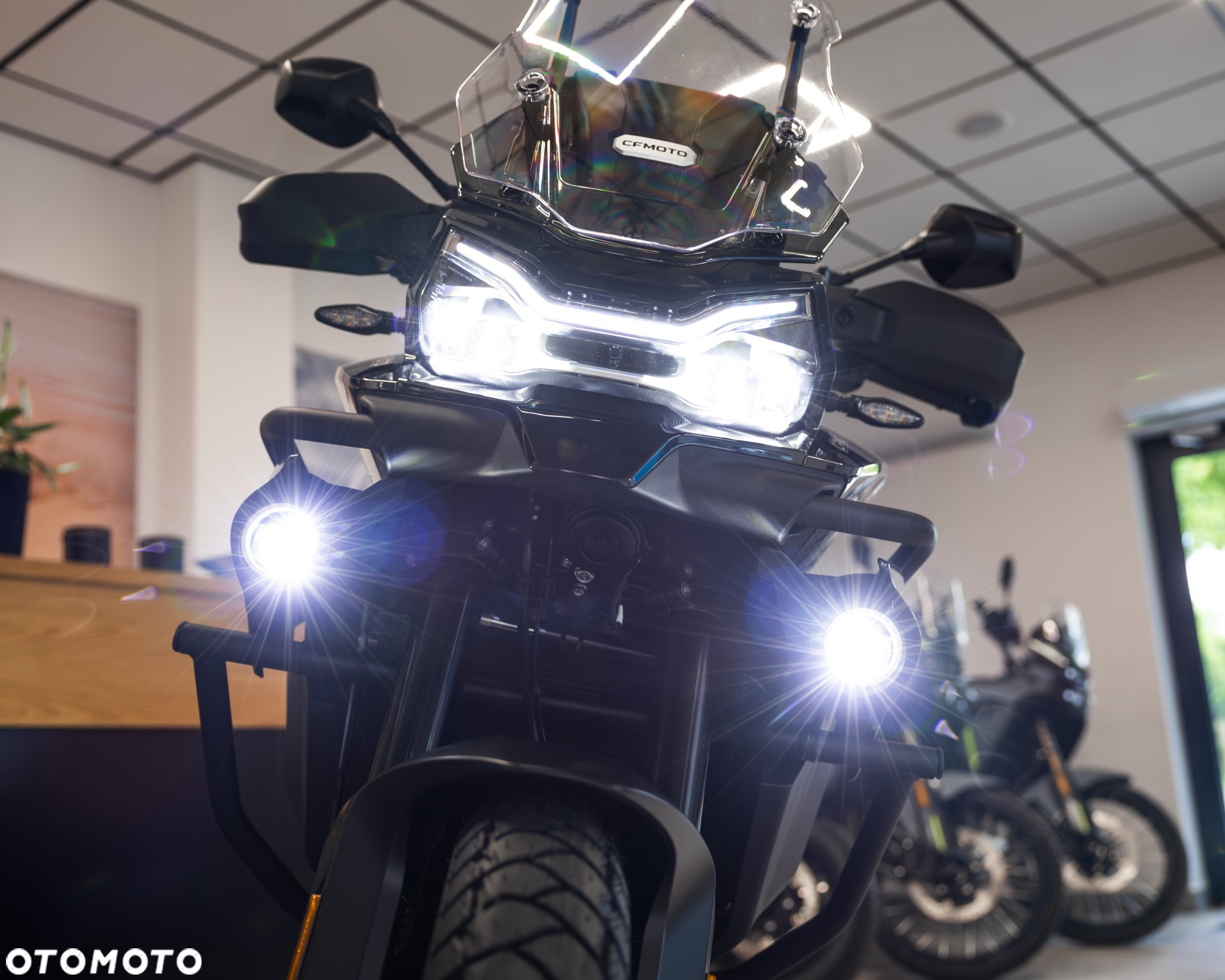 CFMoto MT - 5
