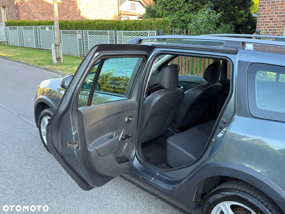 Dacia Logan TCe 90 S&S Stepway Celebration - 14
