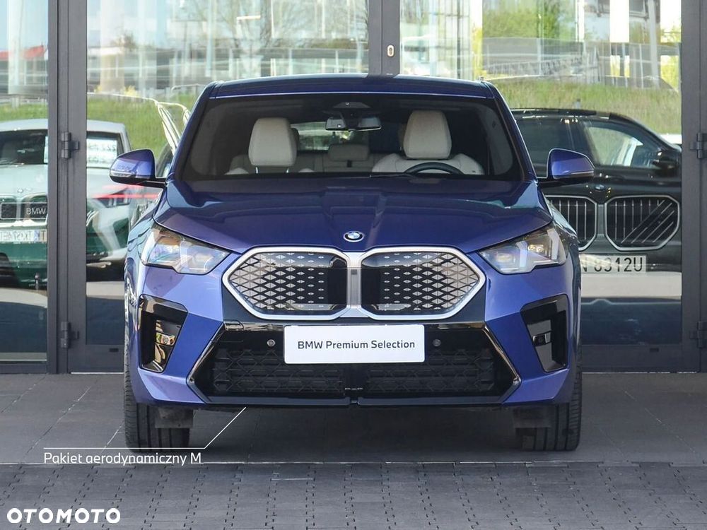 BMW iX2 xDrive30 66.5kWh M Sport - 7