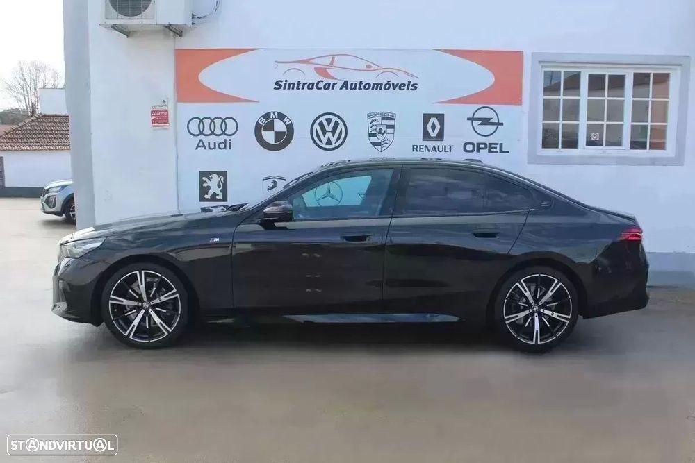 BMW 520 d xDrive Pack Desportivo M - 5