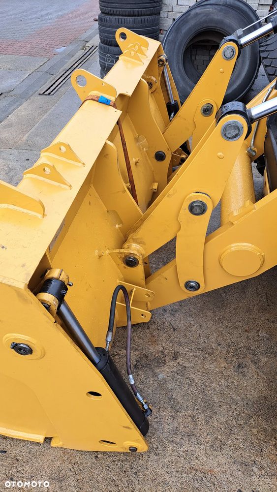 Caterpillar 432F3 - 7